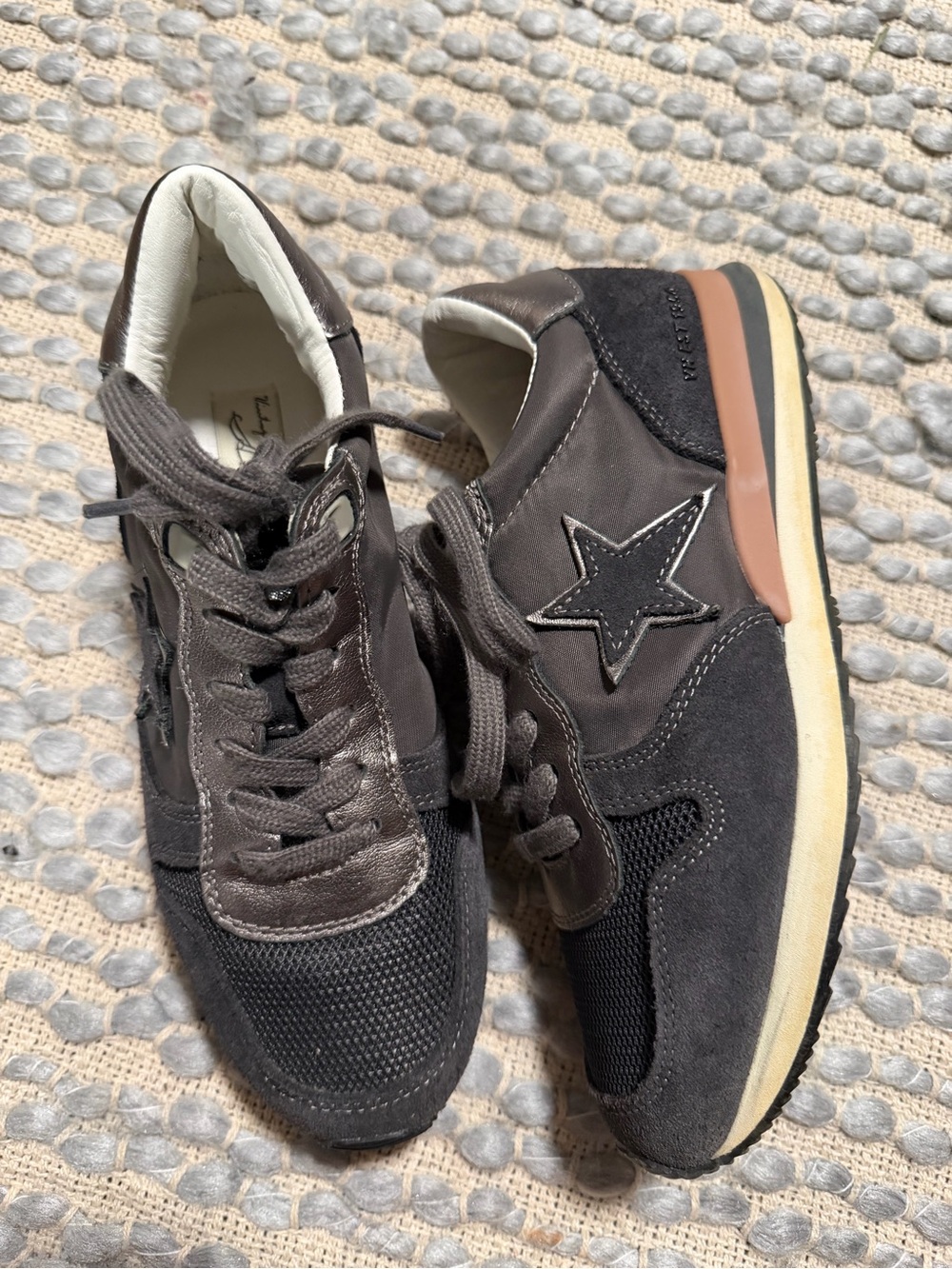Vintage Havana Gray Star Accent Women's Sneakers
